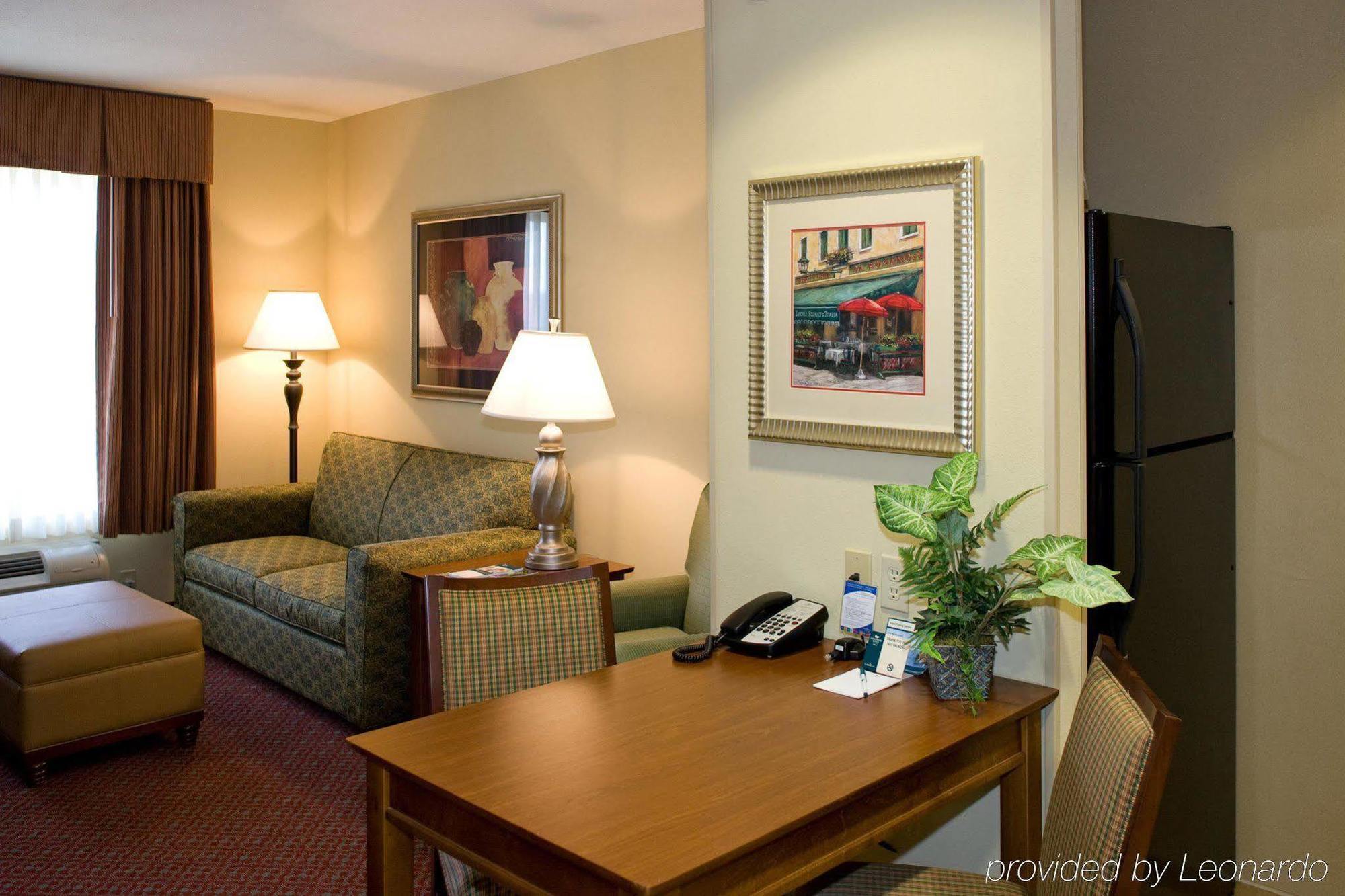 Homewood Suites Champaign-Urbana Room photo